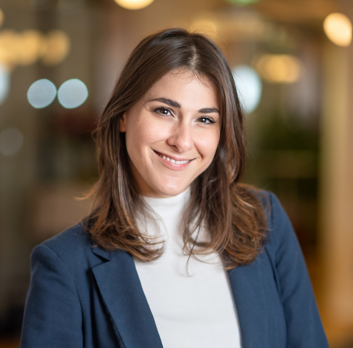 Dr. Julia Harl