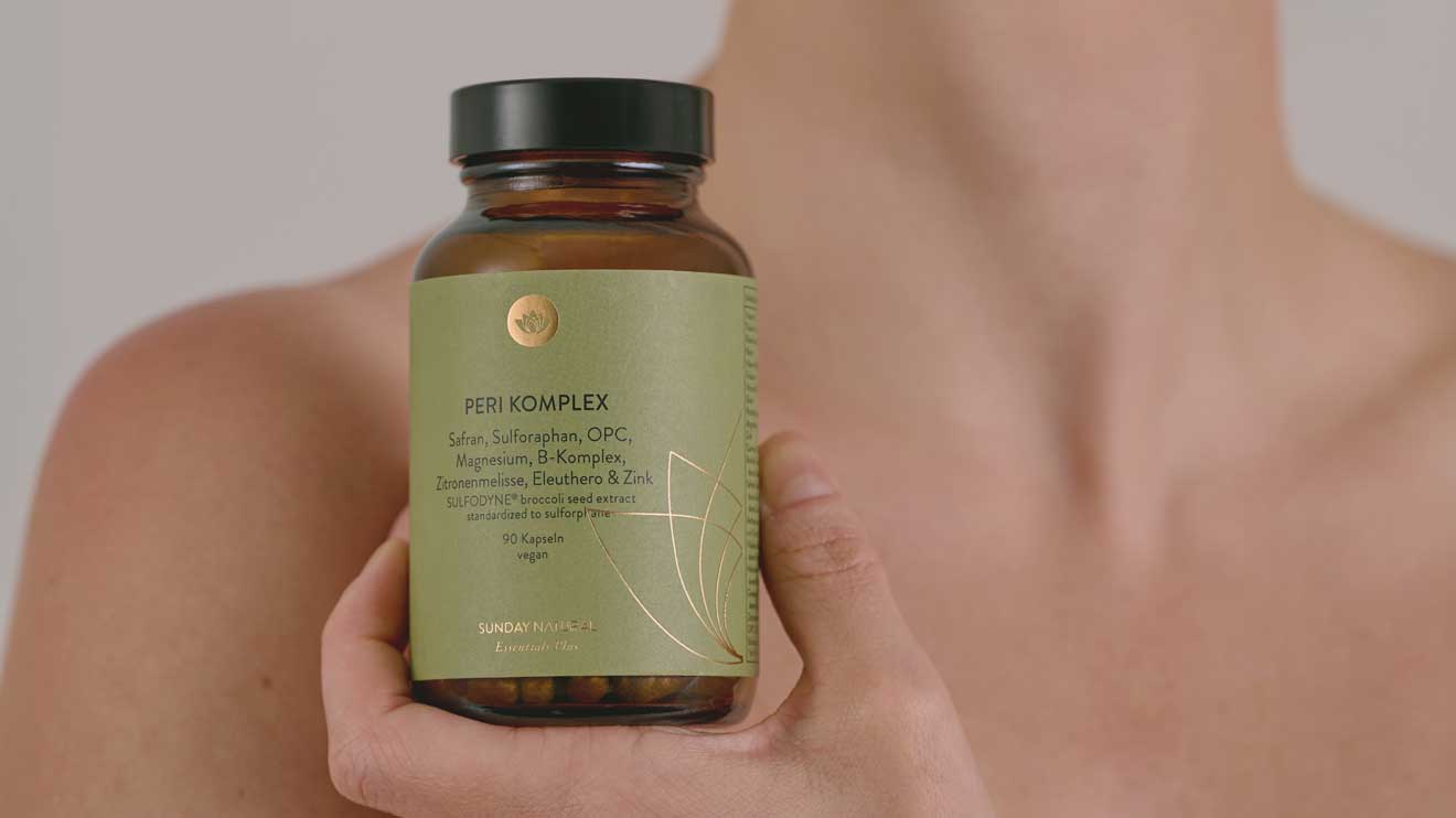 Die Rezeptur vereint 21 sorgfältig ausgewählte Vitamine, Mineralstoffe und Pflanzenstoffe, die gezielt auf die Bedürfnisse von Frauen in dieser Lebensphase abgestimmt wurden.