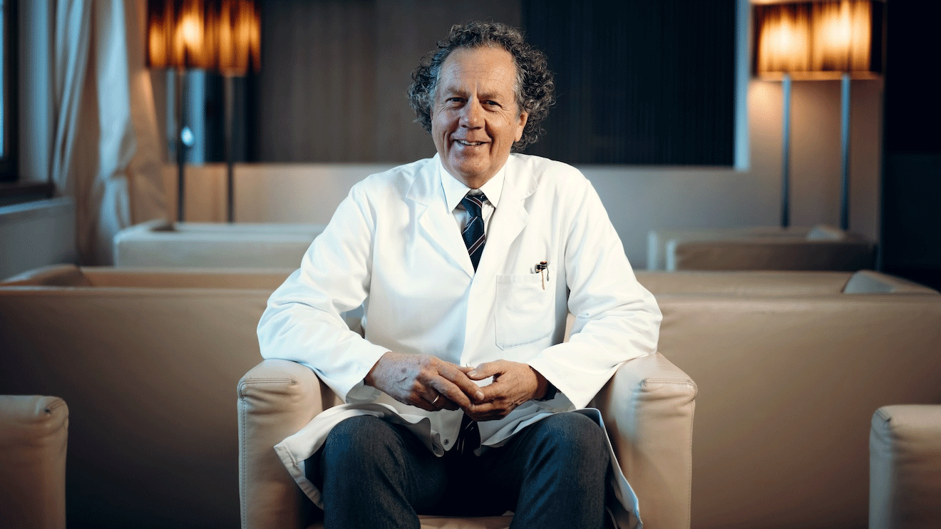 Dr. Bruno Pramsohler, wissenschaftlicher Leiter der Schlafmedizin im BLEIB BERG F.X. Mayr Retreat, ist Top-Experte auf dem Gebiet der Schlafforschung und weiß, dass tiefe Nachtruhe regeneriert und langfristig Krankheiten vorbeugen kann. 