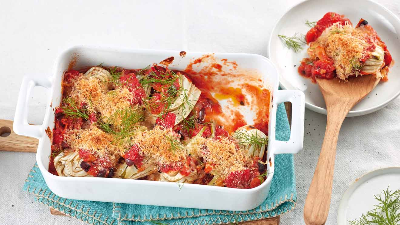 Wie wäre es einmal mit einem Fenchel-Tomaten-Gratin? Es enthält viel Kalzium und Kalium und schmeckt köstlich.