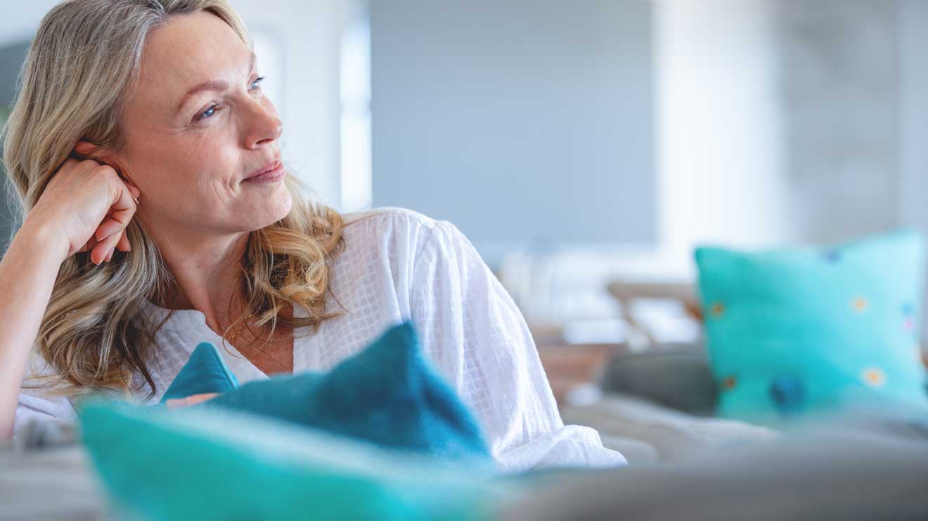 Die Wechseljahre sind keine hormonelle Vollbremsung. Sie sind ein Übergang, der sich über mehrere Jahre erstrecken kann. - iStock/courtneyk