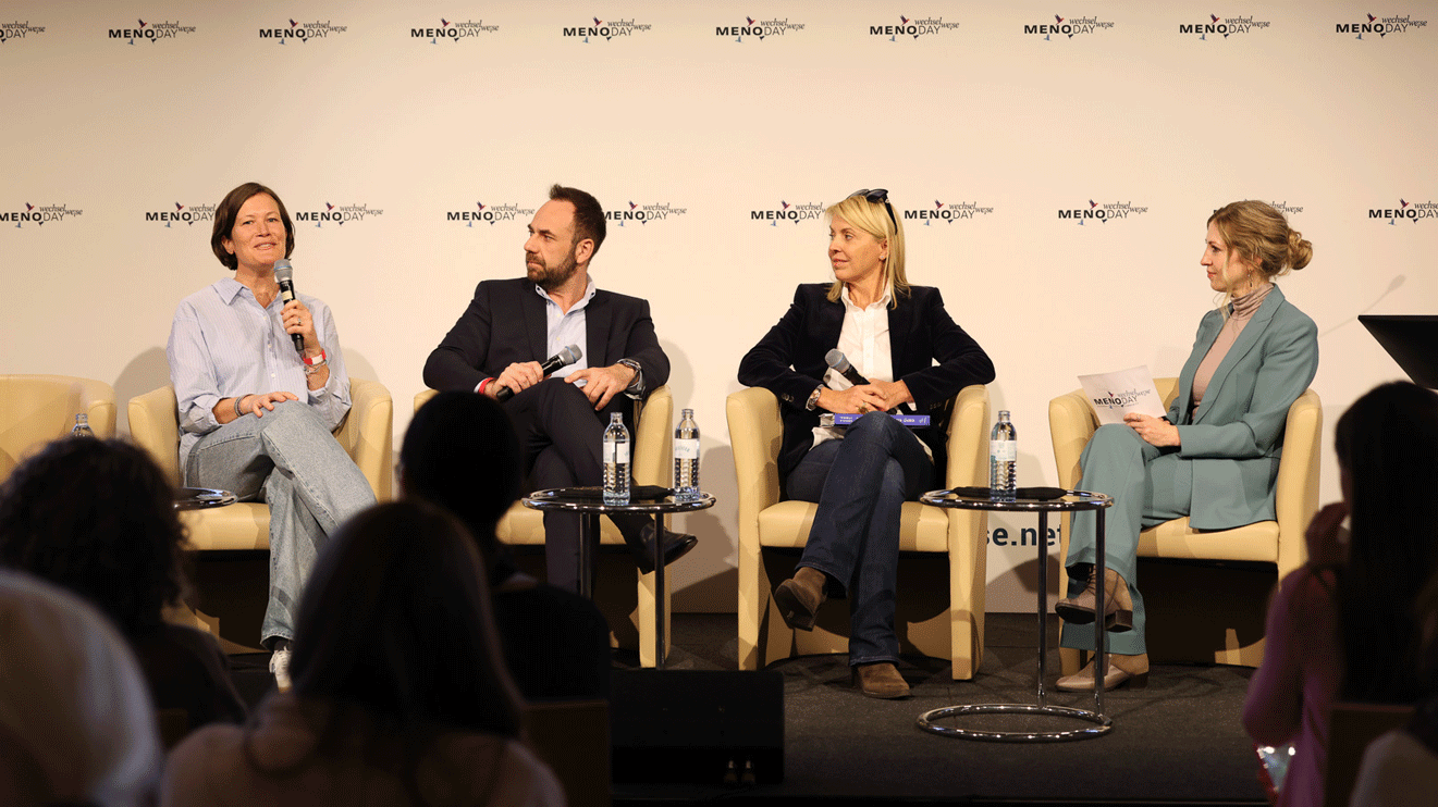 Paneltalk: "Proteine über alles? Was dein Körper im Wechsel wirklich braucht" mit Barbara Birke, Dr. Christos Bachtsetzis und Ursula Vybiral, moderiert von Birgit Brieber.