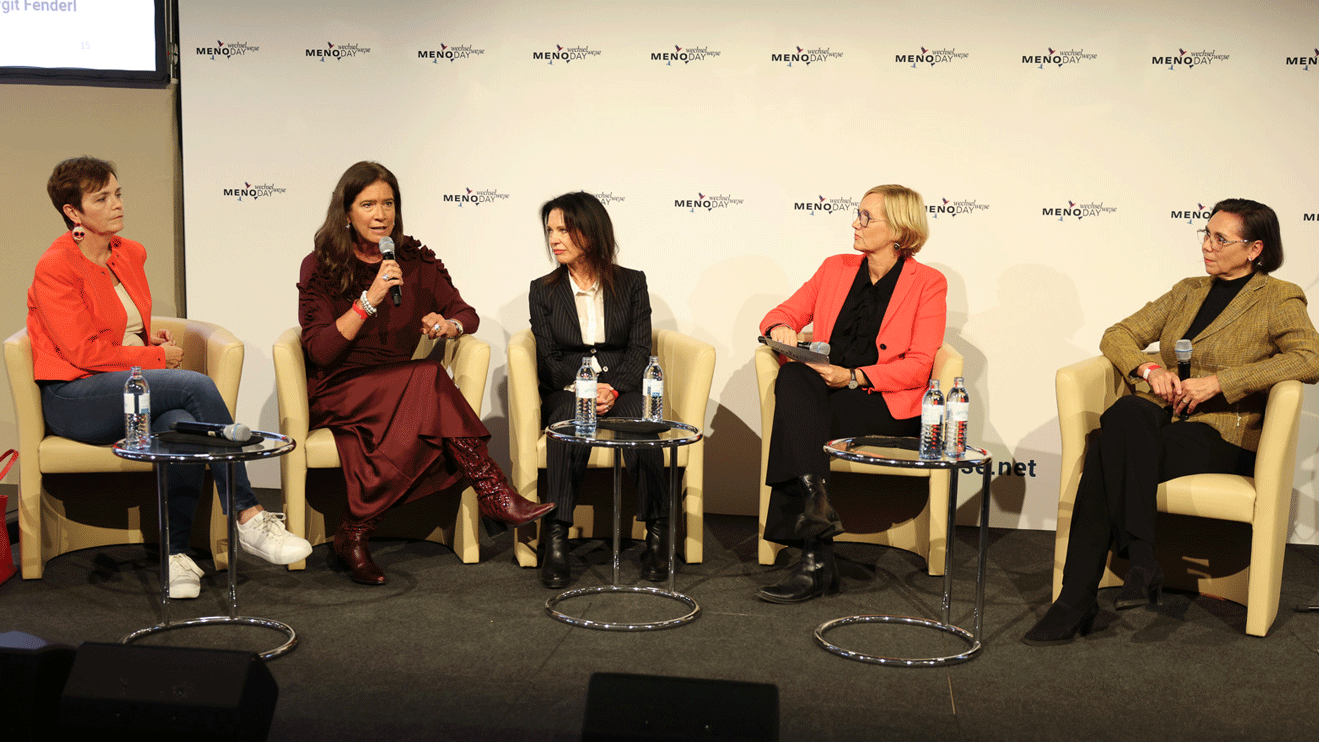 Um die seelischen Aspekte der Wechseljahre ging's im Paneltalk: "Wie Hormone unsere Psyche beeinflussen" mit Mag. Cornelia Dankl, Birgit Streibel-Lobner, Dr. Ursula Buchelt-Blöch, Birgit Fenderl (Moderation) und Prof. Dr. Doris Gruber
