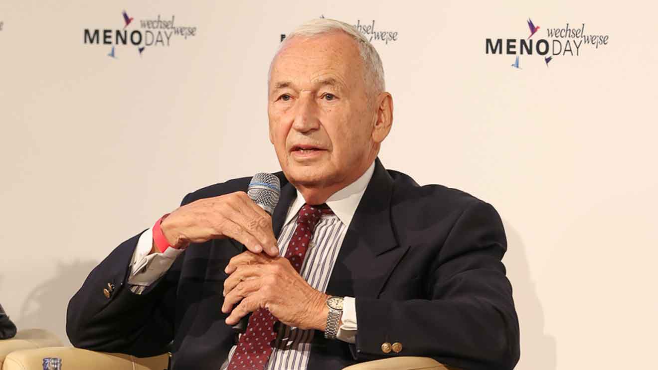 Prof. DDr. Johannes Huber: "An den Frauenkliniken der Medizinuniversitäten soll ein Forschungs- und Lehrschwerpunkt zum Thema Klimakterium eingerichtet werden, außerdem Lehrambulanzen, in denen Wissensvermittlung an Kolleg:innen stattfindet."