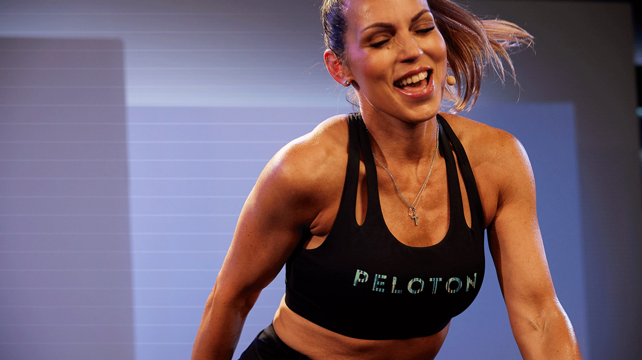 Peloton-Trainerin Mila Lazar (47): "Es ist definitiv möglich, auch in den Wechseljahren fit zu werden, sogar fitter zu sein als in jüngeren Jahren."