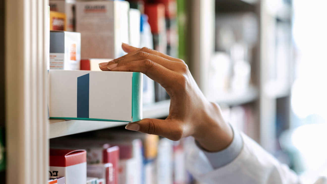 Bioidente Hormone – auch „körperidentische Hormone“ genannt – sind Hormone, die genauso aufgebaut sind wie jene, die dein Körper selbst produziert. - istock/ljubaphoto
