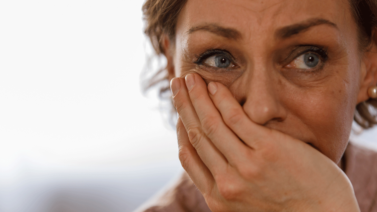 Starke Hormonschwankungen machen das Nervensystem empfindlicher. Wenn die Spiegel unregelmäßig schwanken, reagiert der Körper schneller mit innerer Unruhe, Reizbarkeit und Übererregbarkeit.  - istock/fotostorm