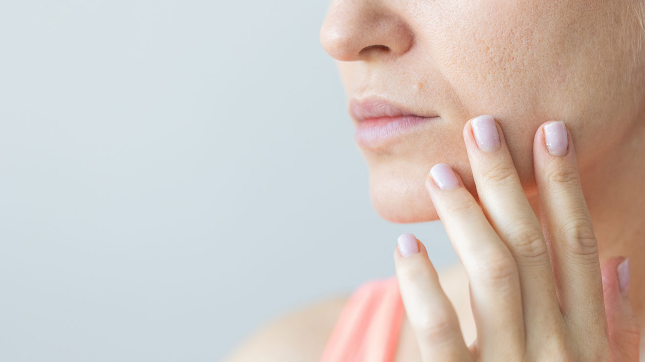 Das Mikrobiom der Haut hat zwei zentrale Aufgaben: Es stärkt die Hautbarriere und reguliert Entzündungen.  - istock/Vitalina Nakonechna