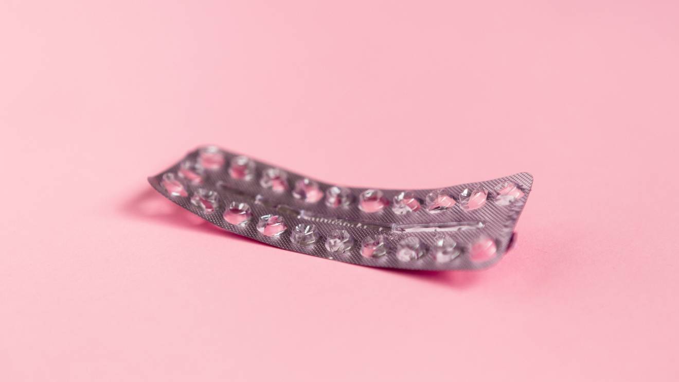 Dein Körper kennt einen Rhythmus von ungefähr 28 Tagen. In der zweiten Hälfte des Zyklus steigt das Progesteron – das wird mit der Therapie abgebildet. - istock/Toeps