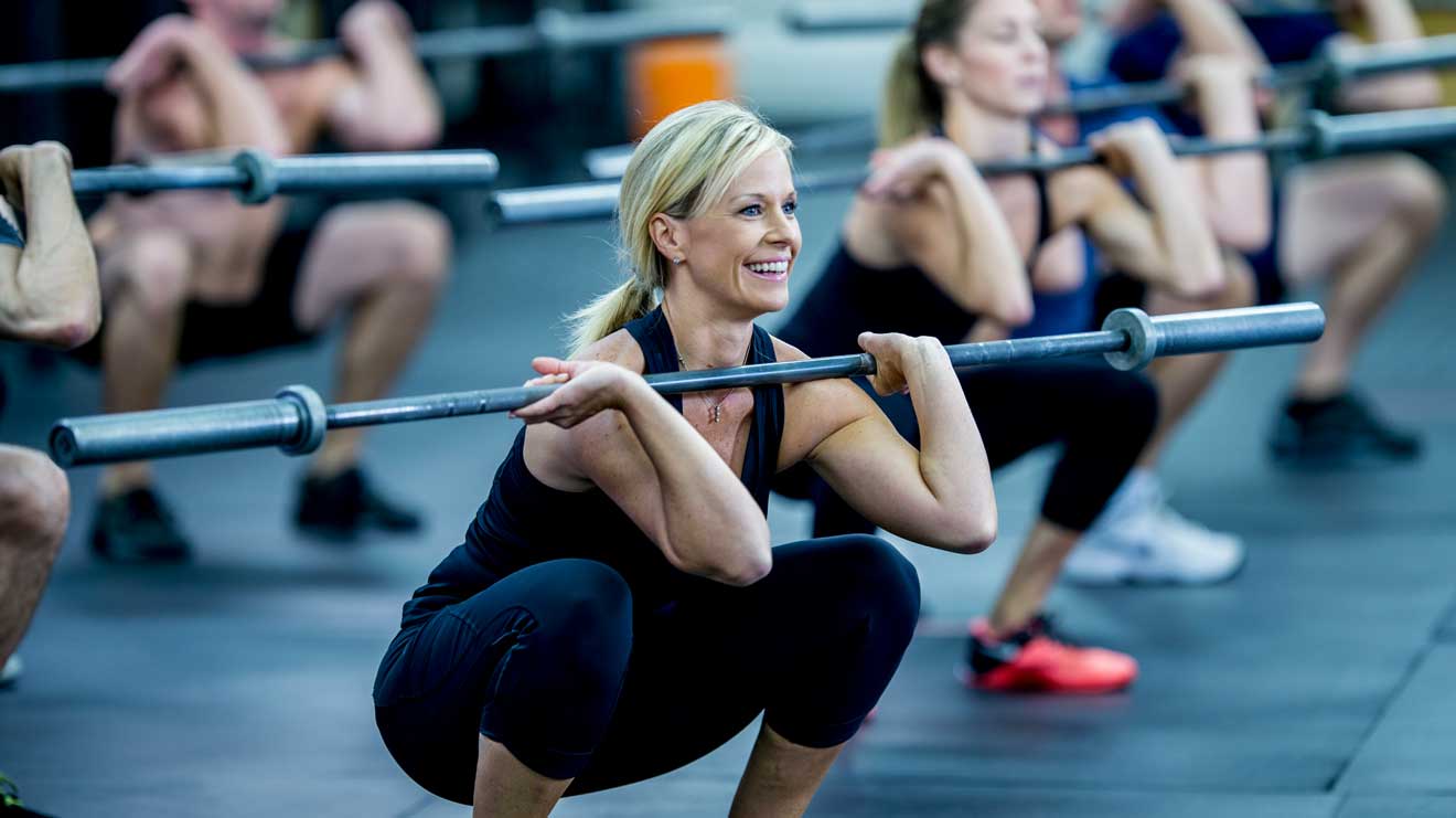 Ab 40 wird es für Frauen immer wichtiger, ihre Muskelkraft zu erhalten. Denn ab diesem Zeitpunkt kommt es durch den natürlichen Alterungsprozess bereits zu einem Muskelabbau.  - iStock/FatCamera